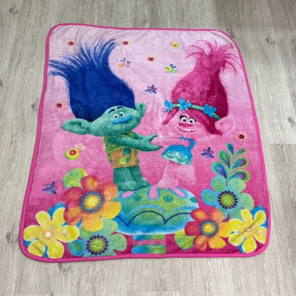 DreamWorks Trolls 37" x 45" VERY SOFT VELOUR THROW BLANKET W Bright Colors - Picture 5 of 5